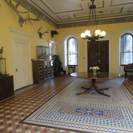 Temple House 4*