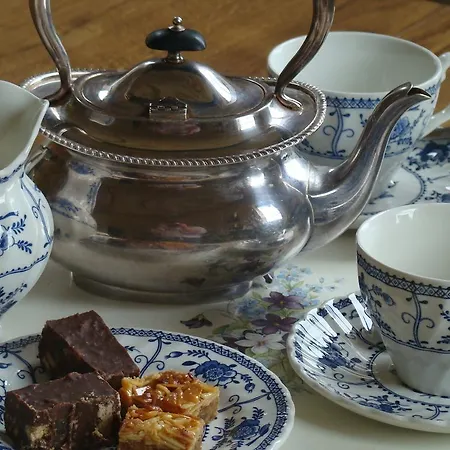 Bed & Breakfast Temple House 4*