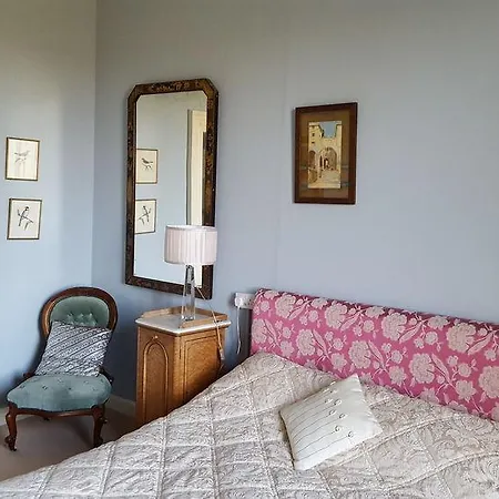 Temple House 4*