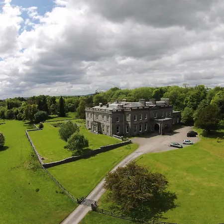 Temple House 4*
